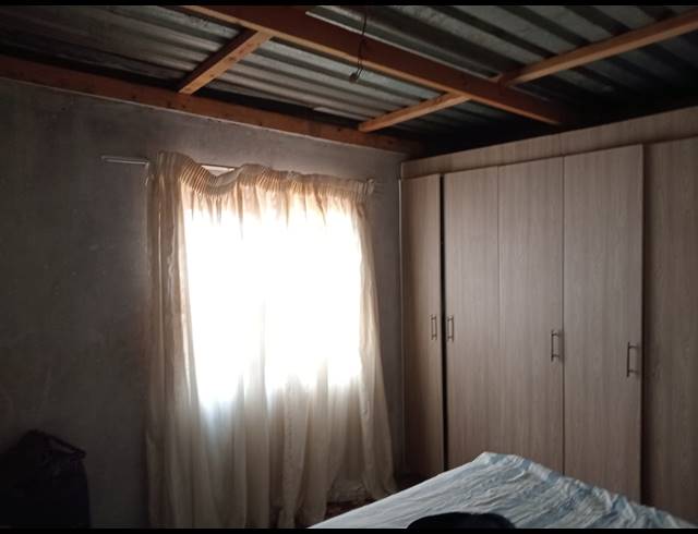 4 BEDROOM HOUSE FOR SALE IN LAKESIDE